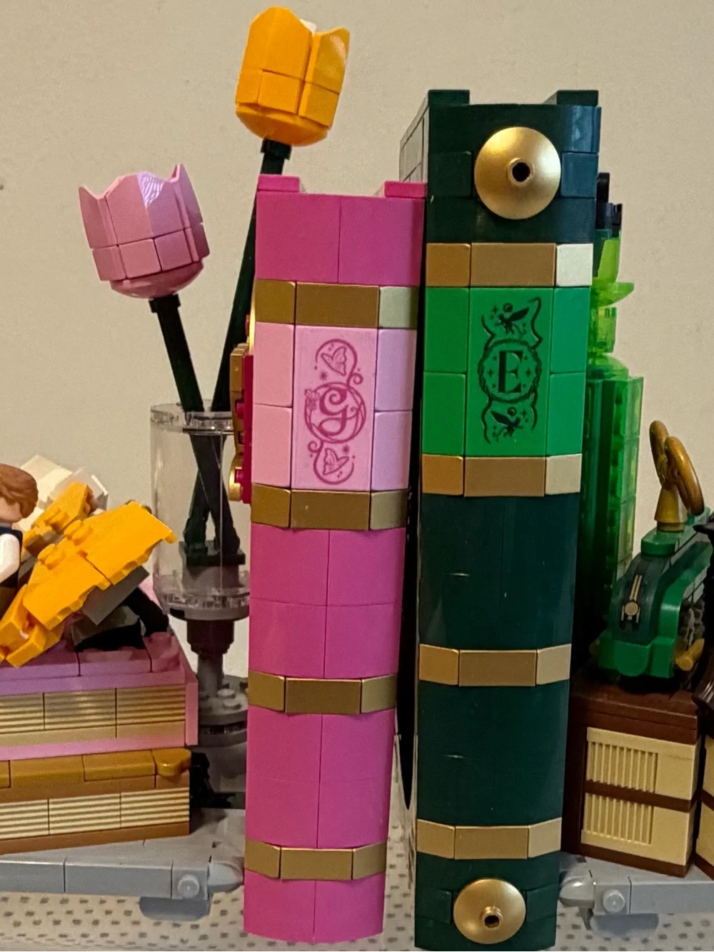 LEGO Wicked 75691 Glinda & Elphaba Bookends Set Built w/ Instructions